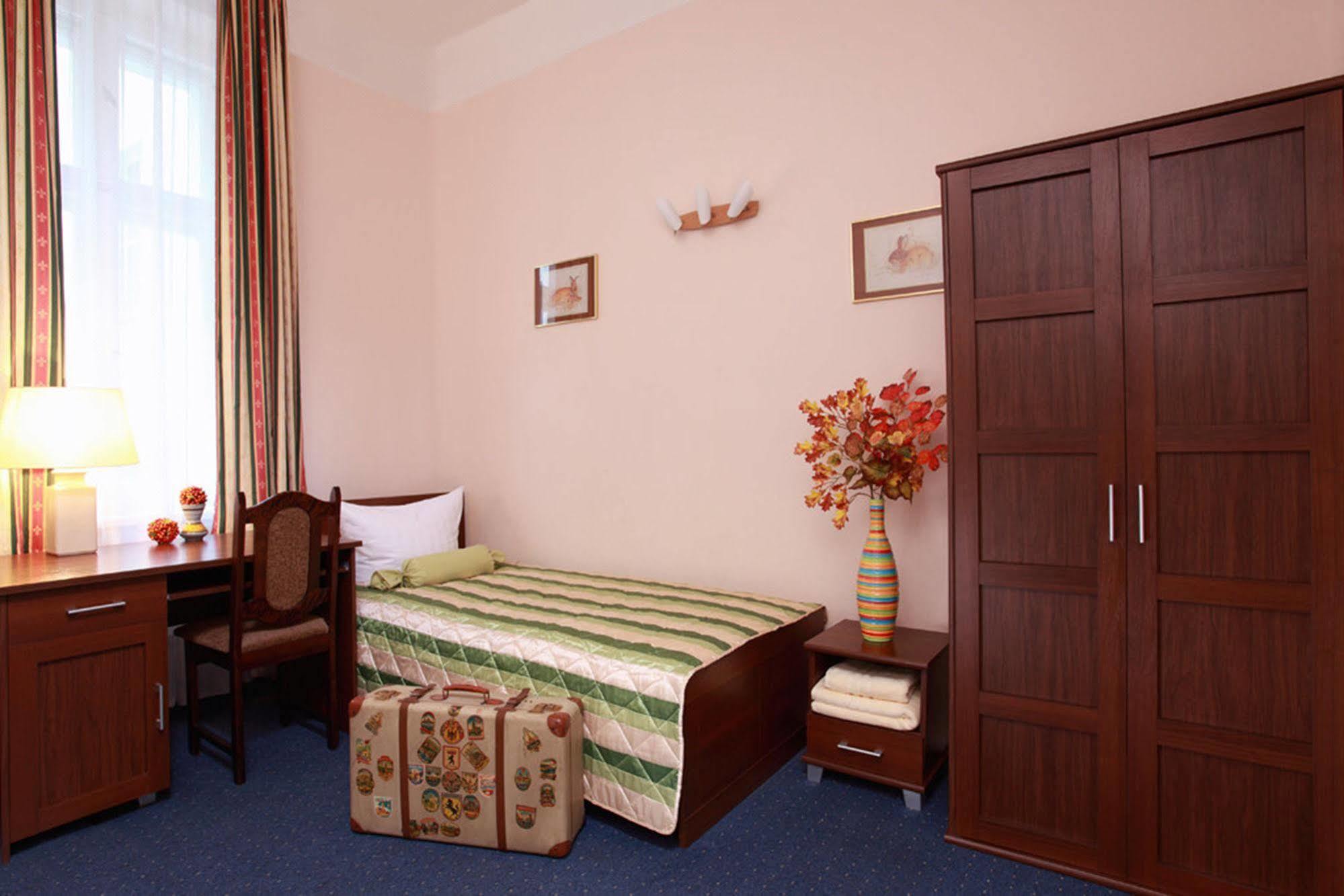Hotel Central Inn Am Hauptbahnhof Pension Берлін Екстер'єр фото