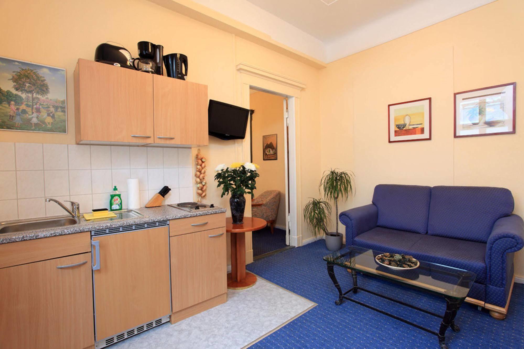 Hotel Central Inn Am Hauptbahnhof Pension Берлін Екстер'єр фото